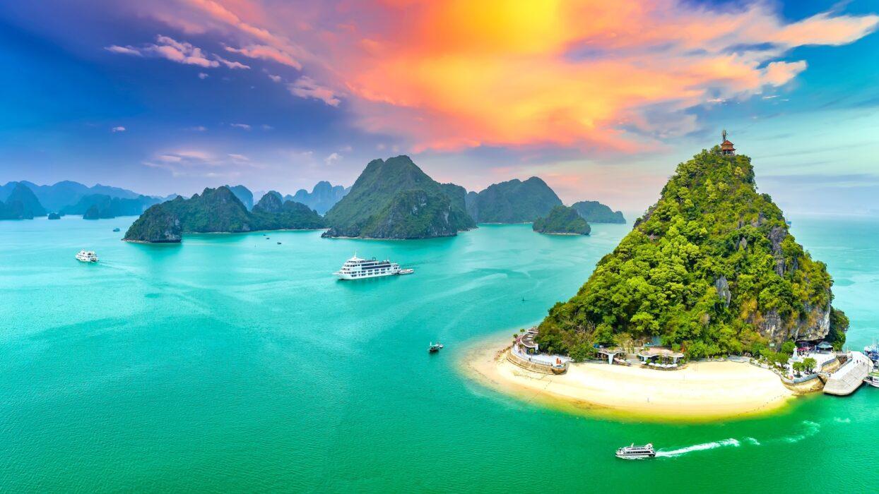 Miền Bắc: Hà Nội - Sapa - Lào Cai - Ninh Bình - Hạ Long - Bay VJ
