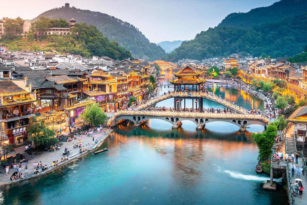 Trung Quốc: Ân Thi - Trương Gia Giới - Phượng Hoàng Cổ Trấn - Nữ Nhi Thành